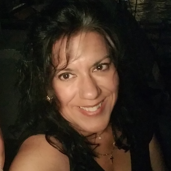 Meet your Posher, Kristen - Picture 1 of 1